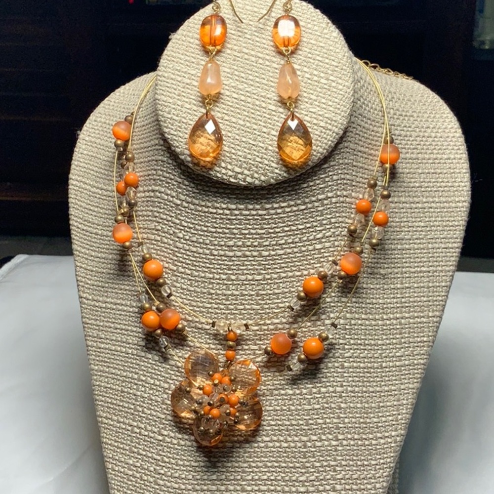 Necklace & earrings